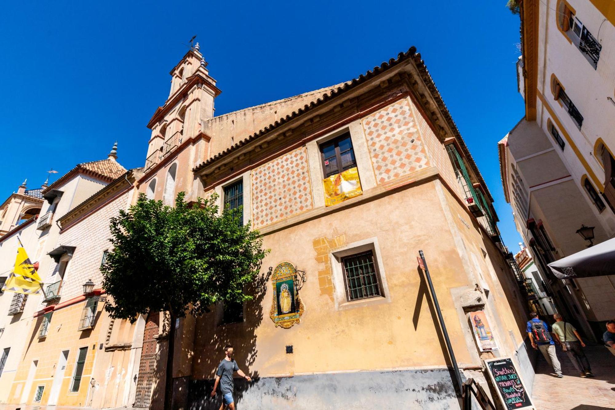 Rc Sevilla Centro Historico Catedraljuderia Exterior photo